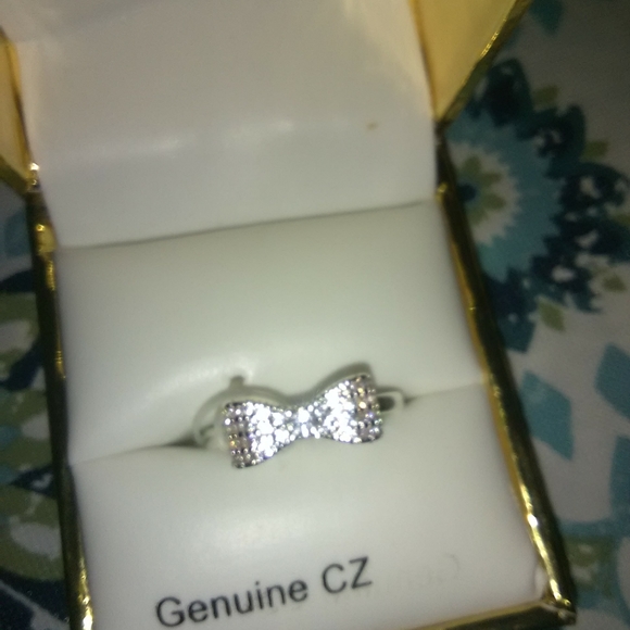 Ring - Picture 1 of 2